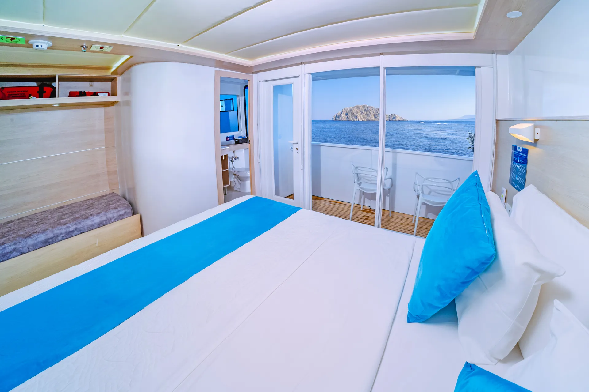 Doble (trp) Stateroom — photo 16 of 17