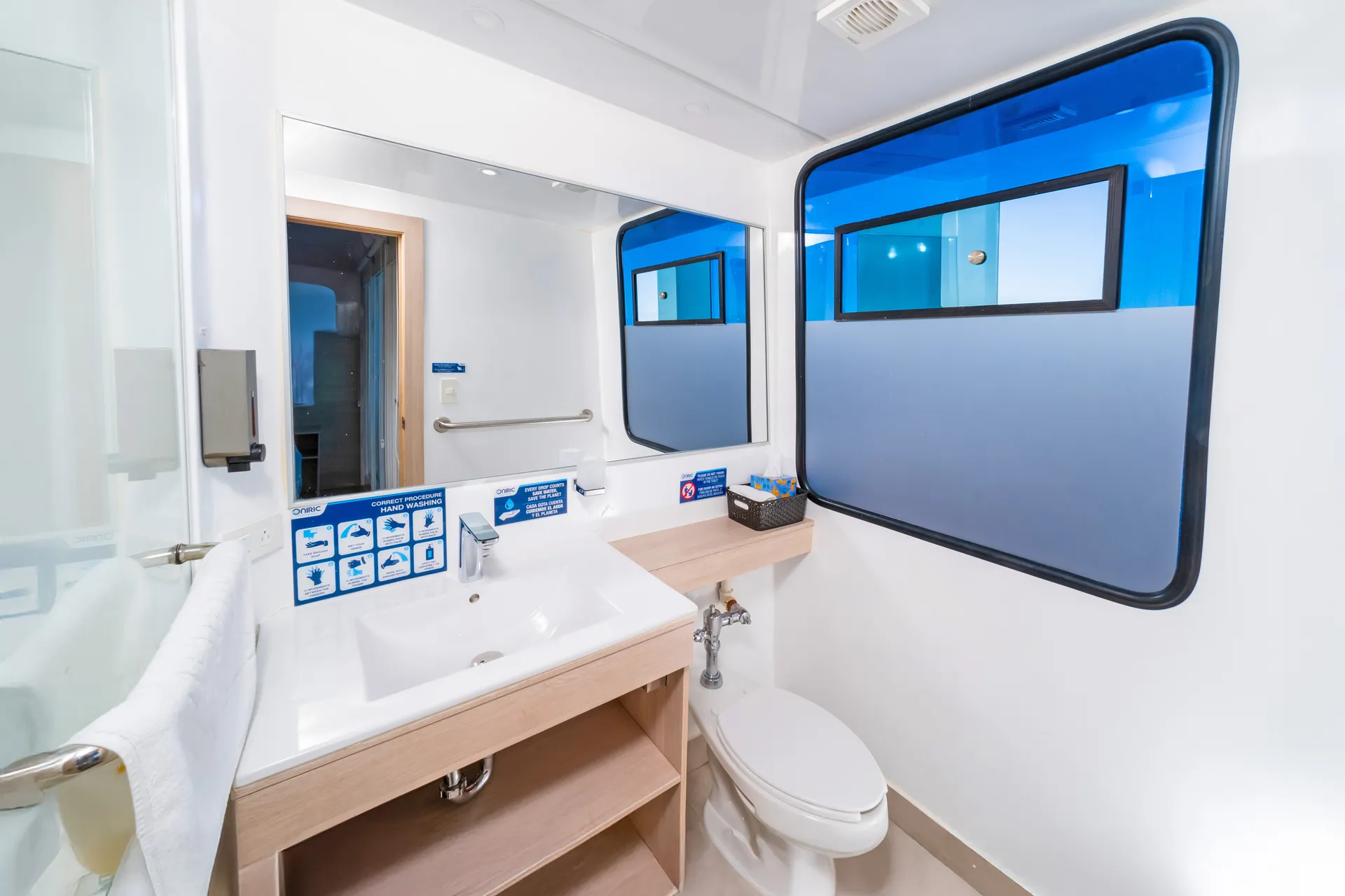 Twin Stateroom — photo 10 of 17
