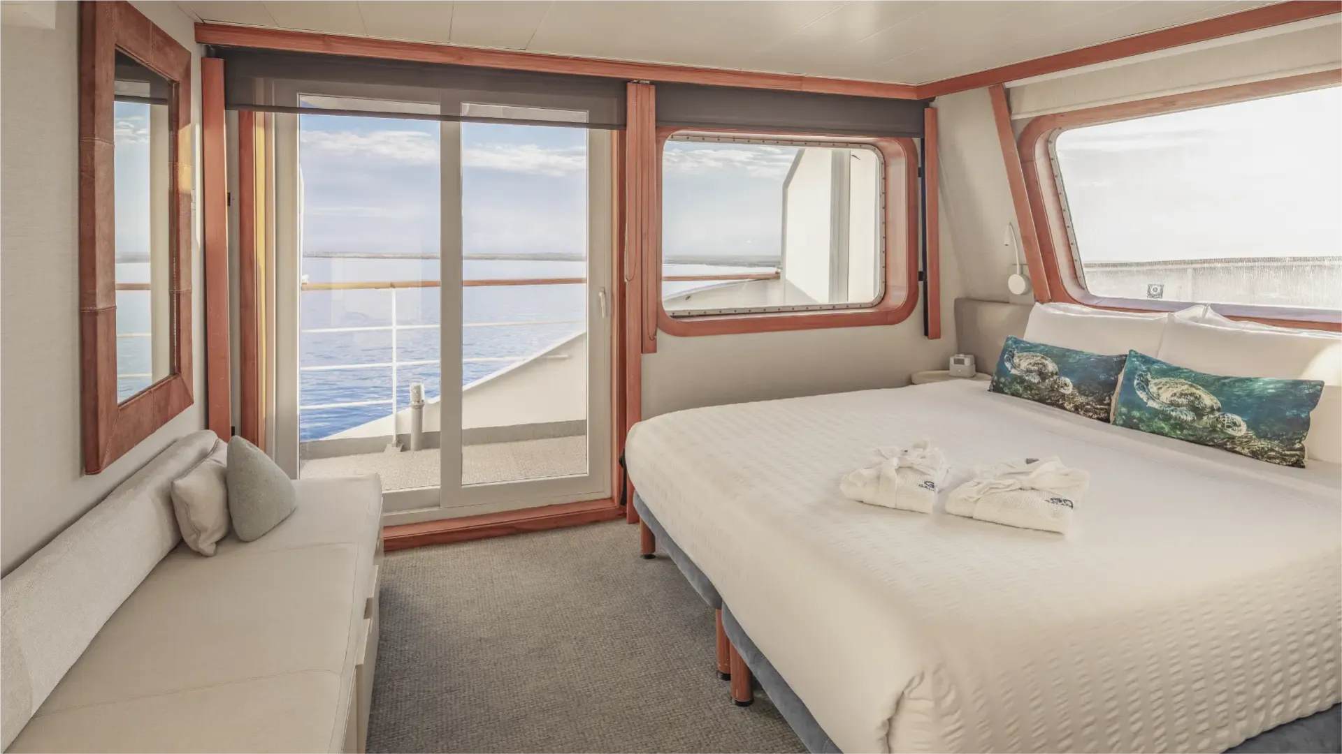 Balcony Suite — photo 22 of 25