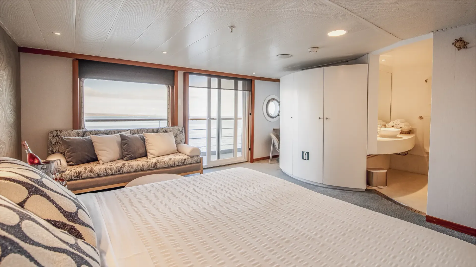 Legend Balcony Suite — photo 25 of 25