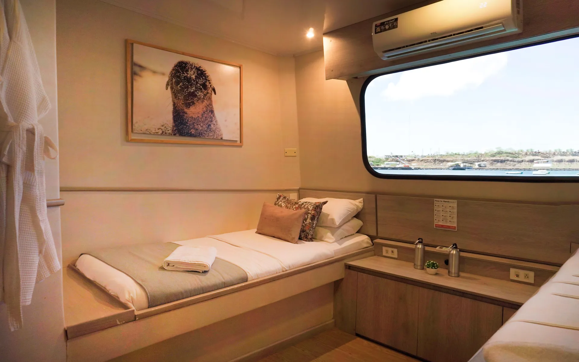 TWIN OCEAN VIEW (MAIN DECK) — photo 18 of 21