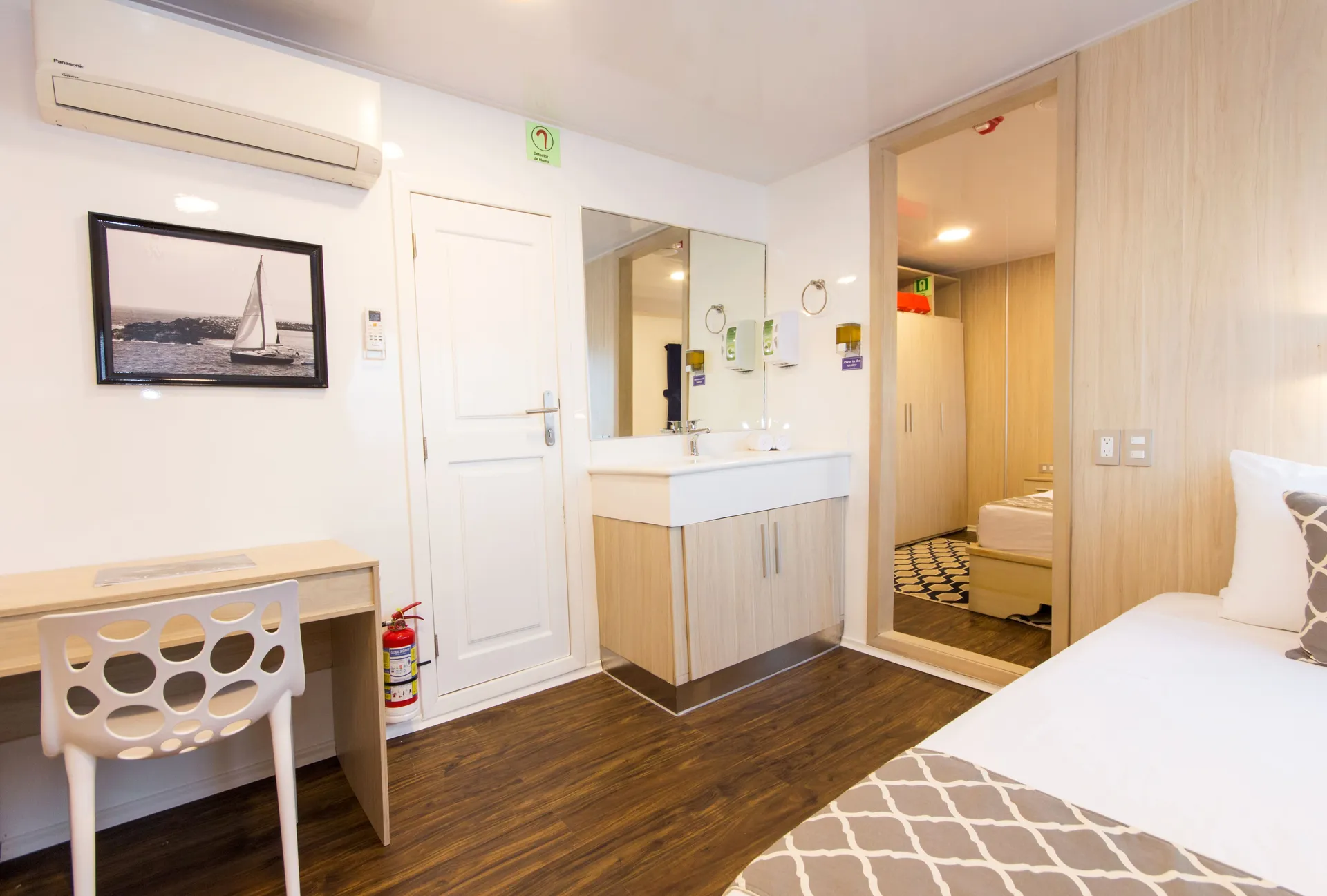 Triple Main Deck Cabin — photo 14 of 17